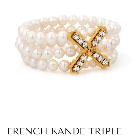 French Kande Triple Strand white Pearl Bracelet with Austrian Crystal Kiss. - Picture 2 of 3